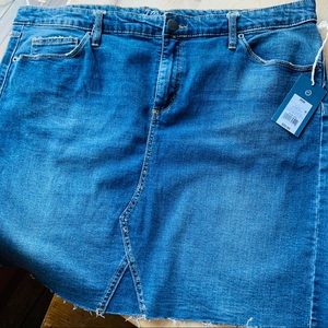 Cute Jean Skirt with Frayed Hemline